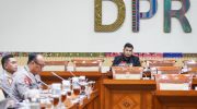 Komisi III DPR RI hari ini (18/11/2025) menggelar rapat kerja bersama Wakil Kepala Kepolisian Republik Indonesia (Wakapolri) dan jajaran Pejabat Utama Mabes Polri untuk membahas agenda strategis terkait reformasi hukum serta reformasi institusi Polri. Rapat berlangsung di Kompleks Parlemen Senayan dengan suasana dinamis dan penuh masukan konstruktif.