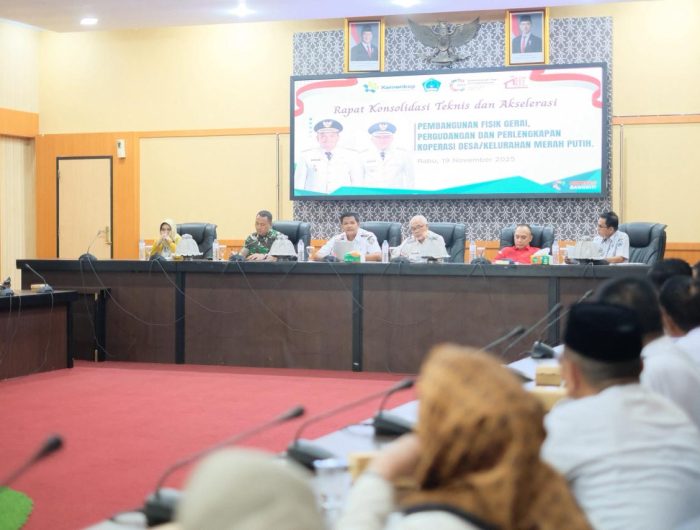 Rapat Tidak Dihadiri Kades dan Lurah, Bupati Bantaeng Minta Inspektorat Buat Panggilan 13 Bupati Bantaeng, M. Fathul Fauzi Nurdin mengungkapkan kekecewaannya dengan tidak hadirnya sebagian kepala desa dan lurah saat Rapat Konsolidasi Teknis dan Akselerasi Pembangunan Fisik Gerai, Pergudangan, dan Perlengkapan Koperasi Desa/Kelurahan Merah Putih.