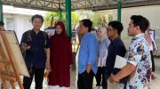 Mahasiswa Program Studi Teknologi Pendidikan, Universitas Negeri Makassar (UNM), menampilkan karya visual mereka dalam bentuk pameran fotografi bertema “Memotret Warga untuk Warga”.