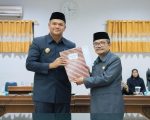 DPRD Kabupaten Bantaeng resmi mengesahkan Anggaran Pendapatan Belanja Daerah (APBD) Tahun Anggaran 2026, pada Rapat Paripurna, Jumat malam, 28 November 2026.