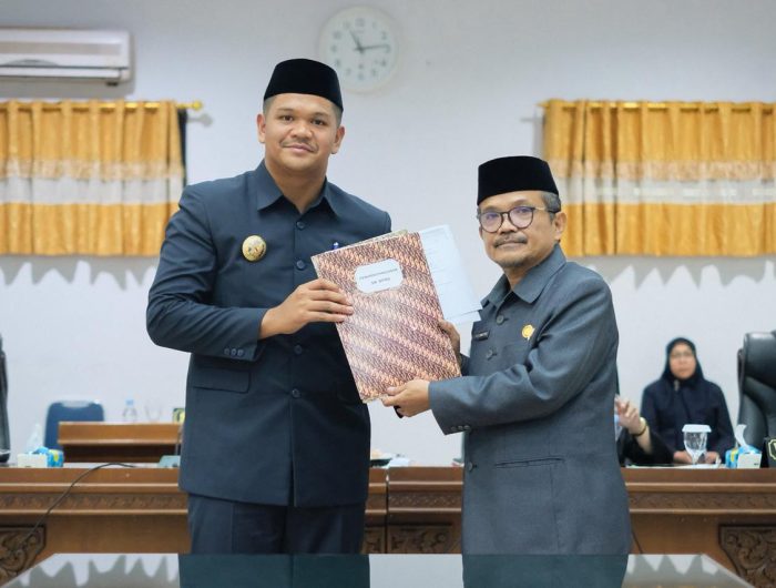 DPRD Kabupaten Bantaeng resmi mengesahkan Anggaran Pendapatan Belanja Daerah (APBD) Tahun Anggaran 2026, pada Rapat Paripurna, Jumat malam, 28 November 2026.