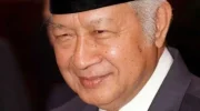 Dua organisasi Islam terbesar di Indonesia, Nahdlatul Ulama (NU) dan Muhammadiyah, menyatakan penolakan terhadap rencana pemerintah memberikan gelar Pahlawan Nasional kepada Presiden ke-2 RI, Soeharto.