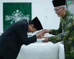 Rais Aam Pengurus Besar Nahdlatul Ulama (PBNU), KH Miftachul Akhyar, menyatakan bahwa KH Yahya Cholil Staquf (Gus Yahya) resmi tidak lagi menjabat sebagai Ketua Umum PBNU sejak 26 November 2025. Dengan demikian, seluruh kewenangan kepemimpinan organisasi kini berada di bawah otoritas Rais Aam.