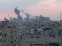 Situasi di Jalur Gaza kembali memanas. Di tengah kesepakatan gencatan senjata yang seharusnya memberi harapan bagi warga sipil, Israel kembali melancarkan serangan udara ke sejumlah wilayah, termasuk Gaza City dan Khan Yunis, Rabu (5/11/2025) malam.