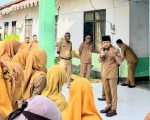 Bupati Dompu, Bambang Firdaus, melakukan inspeksi mendadak (sidak) ke Dinas Pertanian Kabupaten Dompu sebagai bentuk pengawasan langsung terhadap disiplin aparatur sipil negara (ASN), Selasa (tanggal menyesuaikan).