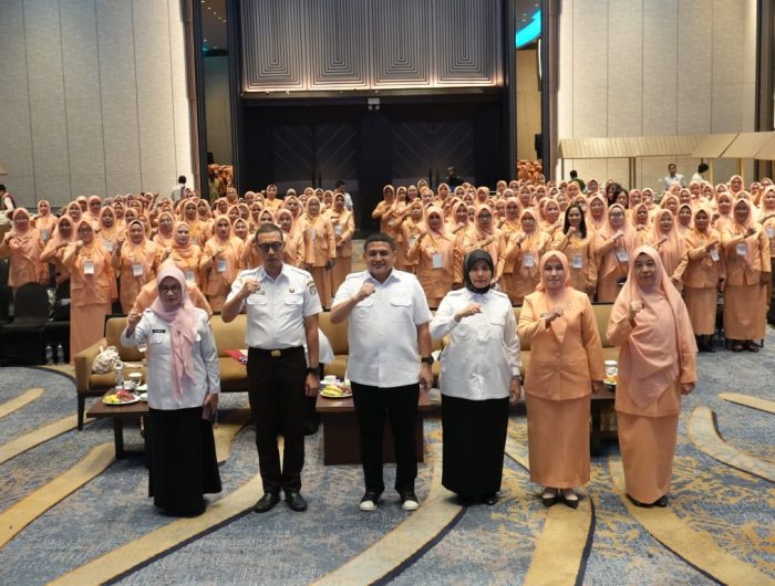 Wali Kota Makassar, Munafri Arifuddin, secara resmi membuka Musyawarah Daerah (MUSDA) Dharma Wanita Persatuan (DWP) Kota Makassar yang berlangsung di Hotel Claro Makassar, Rabu (03/12/2025).