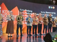 Tasming Hamid Terima Penghargaan pada IGA 2025, Inovasi Pemkot Parepare Diakui Nasional 16 Kota Parepare resmi meraih predikat Kota Sangat Inovatif pada ajang Innovative Government Award 2025 yang digelar Kementerian Dalam Negeri di Jakarta, Rabu 10 Desember 2025.