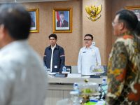 Sekda Sulsel Dorong Penguatan Organisasi Perempuan Lewat Momentum HUT DWP 15 Sekretaris Daerah Provinsi Sulawesi Selatan, Jufri Rahman, menghadiri Puncak Acara Hari Ulang Tahun ke-26 Dharma Wanita Persatuan (DWP) di Hotel Claro, Rabu, 10 Desember 2025.