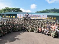 Dibuka Gubernur Sulsel, Jambore Kepala Desa Tekankan Integritas dan Inovasi Pembangunan Desa 18 Gubernur Sulawesi Selatan, Andi Sudirman Sulaiman memimpin Upacara Pembukaan Jambore Kepala Desa se-Sulawesi Selatan yang digelar di Markas Komando Rindam XIV Hasanuddin, Kabupaten Gowa, Jumat (12/12/2025).