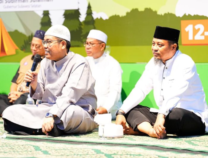 Gubernur Sulsel Hadirkan Ustadz Firanda Motivasi Ribuan Jambore OSIS SMA se-Sulsel 13 Kegiatan tersebut berlangsung di Lapangan Bumi Perkemahan Caddika, Kabupaten Gowa, dan diikuti 1.500 pelajar dari berbagai daerah di Sulawesi Selatan yang berlangsung pada 12-14 Desember 2025.