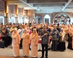 Penasihat Dharma Wanita Persatuan (DWP) Kota Makassar, Fatma Wahyuddin, menegaskan peran penting DWP sebagai mitra strategis pemerintah dalam memperkuat ketahanan keluarga dan pemberdayaan perempuan sebagai fondasi pembangunan daerah. Penegasan tersebut disampaikan saat menghadiri Pengukuhan Pengurus DWP Unit Kerja se-Kota Makassar masa bakti 2024–2029 yang digelar di Hotel Novotel Makassar, Jumat, 12 Desember 2025.