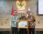 Pemerintah Provinsi Sulawesi Selatan meraih penghargaan Outstanding Public Service Innovations (OPSI) dari Kementerian Pendayagunaan Aparatur Negara dan Reformasi Birokrasi (KemenPAN-RB) melalui inovasi PACARITA (Pemuda Cinta Bahari Anti Bom dan Bius Ikan).