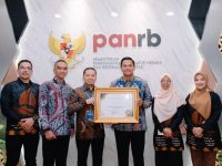 Bantaeng Satu-satunya Kabupaten Kota Di Sulsel Raih Penghargaan Dari Kementerian PAN-RB 14 Pemerintah Kabupaten Bantaeng kembali menerima penghargaan nasional berupa Outstanding Public Service Innovations (OPSI), Kompetisi Inovasi Pelayanan Publik Tahun 2025 dari Kementerian Pendayagunaan Aparatur Negara dan Reformasi Birokrasi (PANRB).