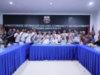 Camat Panakkukang Teken Kerja Sama dengan Universitas Bosowa, Dorong Pengabdian Masyarakat Berbasis Akademik 26 Camat Panakkukang, M. Ari Fadli, S.STP secara resmi menandatangani Memorandum of Agreement (MoA) dengan Universitas Bosowa (Unibos) Makassar yang berfokus pada penguatan program pengabdian masyarakat dan pengembangan wilayah. Penandatanganan berlangsung di Ruang LPPM Universitas Bosowa, Rabu, 10 Desember 2025.