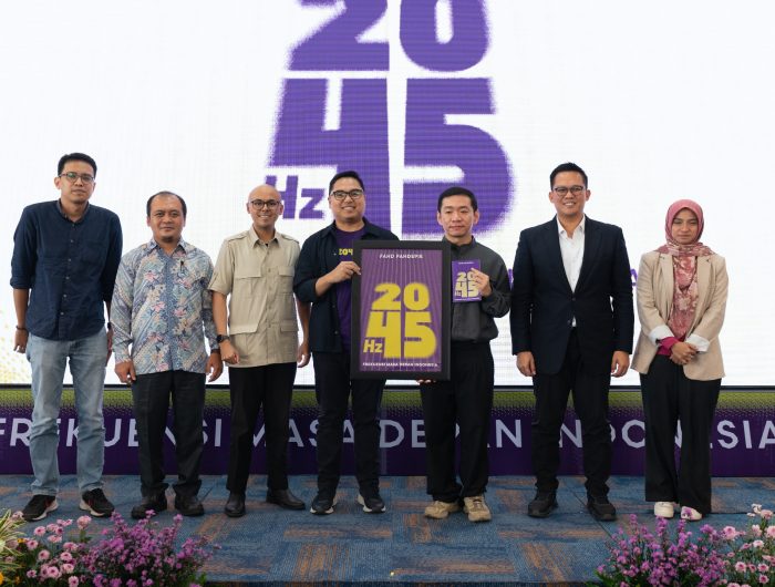 Fahd Pahdepie Luncurkan 2045 Hz, Buku tentang Frekuensi dan Arah Masa Depan Bangsa 12 Penulis dan pemikir muda Fahd Pahdepie meluncurkan buku terbarunya berjudul 2045 Hz, sebuah karya reflektif yang mengajak generasi muda meninjau ulang arah perjalanan bangsa menuju satu abad Indonesia merdeka, (18/12/2025). Buku ini diterbitkan oleh Kepustakaan Populer Gramedia (KPG) bekerja sama dengan Pear Press.