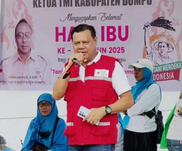 Ketua PMI Dompu Ajak Masyarakat Aktif Donor Darah 13 Ketua Palang Merah Indonesia (PMI) Cabang Kabupaten Dompu, Kurnia Ramadhan, SE., ME, mengajak seluruh elemen masyarakat untuk aktif mendonorkan darah guna membantu memenuhi kebutuhan stok darah yang terus meningkat. Kurnia Ramadhan yang juga menjabat sebagai Wakil Ketua DPRD Dompu tersebut terlihat sigap turun langsung ke lapangan menyosialisasikan pentingnya donor darah.