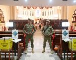 Personel Satuan Polisi Pamong Praja (Satpol PP) Pemerintah Provinsi Sulawesi Selatan melakukan pengamanan perayaan malam Natal di sejumlah gereja di Kota Makassar, Selasa 24 Desember 2025.
