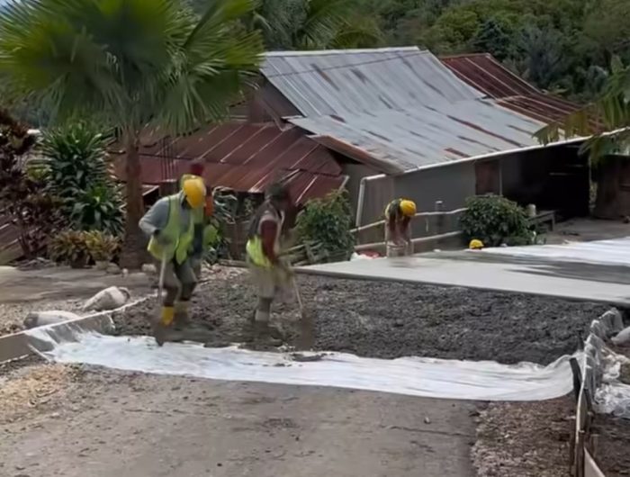 Bupati Enrekang, Muh Yusuf Ritangnga menyampaikan ucapan terima kasih dan apresiasi kepada Gubernur Sulsel Andi Sudirman Sulaiman dan Wakil Gubernur Sulsel Fatmawati Rusdi atas perhatian dan dukungan Pemerintah Provinsi Sulawesi Selatan terhadap pembangunan infrastruktur jalan di Kabupaten Enrekang.