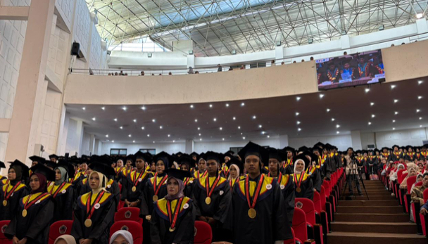 Wisuda Periode III 2025: PNUP Cetak SDM Vokasi Berdaya Saing Global, Total Lulusan Capai 15.977 Orang 13 IMG 7784
