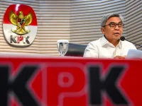 Komisi Pemberantasan Korupsi (KPK) menegaskan masih membutuhkan penugasan anggota Kepolisian Negara Republik Indonesia (Polri) di lingkungan KPK, meski Mahkamah Konstitusi (MK) melarang anggota Polri aktif menduduki jabatan di luar institusi kepolisian.