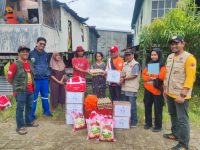 BPBD Sulsel menyalurkan bantuan bagi warga terdampak bencana alam angin puting beliung yang melanda Kabupaten Barru.