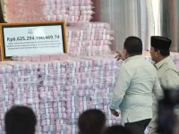 Praktisi hukum Irfan Aghasar menegaskan bahwa kerja Kejaksaan Agung (Kejagung) dalam menyelamatkan keuangan negara bernilai triliunan rupiah tidak bisa disederhanakan sekadar sebagai ajang pamer uang di hadapan media.