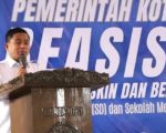 Wali Kota Parepare Tasming Hamid menegaskan bahwa pendidikan merupakan investasi jangka panjang paling berharga bagi masa depan daerah dan bangsa. Oleh karena itu, Pemerintah Kota Parepare berkomitmen memastikan tidak ada anak yang tertinggal pendidikannya hanya karena keterbatasan ekonomi.