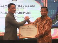 Wali Kota Tasming Hamid Raih Penghargaan Kemenkumham atas Dukungan Pembentukan Posbakum di Parepare