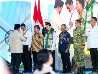 Sukses Tingkatkan Pertanian, Gubernur Sulsel Terima Satyalancana Wira Karya dari Presiden Prabowo 18 035e6a28 f61f 4d54 8bf5 56f9241490a7