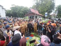 Wali Kota Appi ke Pedagang Pasar Pabaeng-baeng: Tidak Digusur, Tapi Ditertibkan Demi Keselamatan Bersama 29 4187aefe db32 4f90 89c4 7d5de929374e