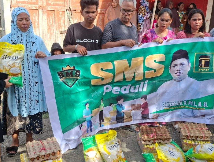 Wakil Ketua DPRD Sulsel Safriadi Arief Beri Perhatian Korban Kebakaran di Tanasitolo 13 9f017648 c15d 4f0e b560 f9a5fa974d0a