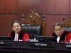 Mahkamah Konstitusi (MK) mengabulkan sebagian permohonan uji materiil yang diajukan Ikatan Wartawan Hukum (Iwakum) terhadap Pasal 8 Undang-Undang Nomor 40 Tahun 1999 tentang Pers (UU Pers).