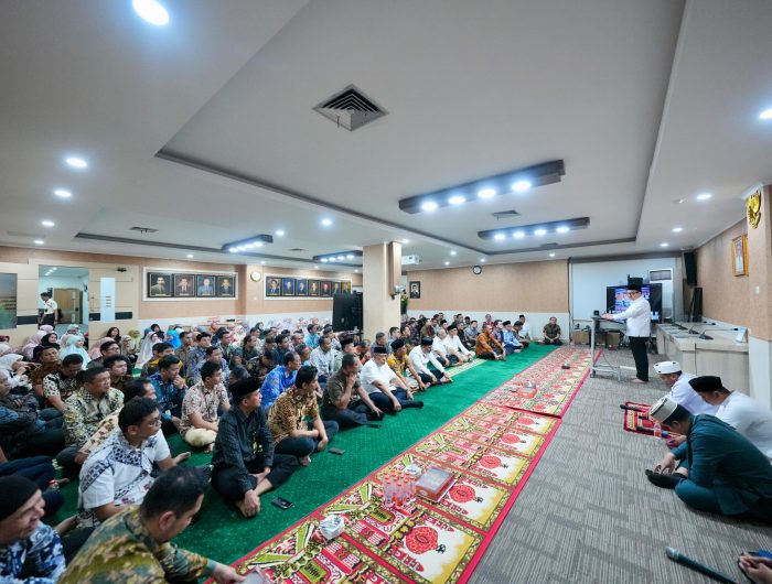 Komisaris Utama PT Bank Sulselbar yang juga Sekretaris Daerah Provinsi Sulawesi Selatan, Jufri Rahman, menghadiri kegiatan dzikir bersama jajaran direksi dan pegawai Bank Sulselbar dalam rangka Hari Ulang Tahun (HUT) ke-65 Bank Sulselbar.