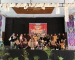 Universitas Nggusuwaru menggelar Pentas Seni dan Pameran sebagai bagian dari pelaksanaan Ujian Akhir Semester (UAS). Kegiatan tersebut berlangsung pada Sabtu, 17 Januari 2026, di Aula H. M. Djafar Amin, Universitas Nggusuwaru.