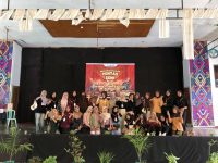 Ujian Akhir Semester, Universitas Nggusuwaru Gelar Pentas Seni dan Pameran 21 Universitas Nggusuwaru menggelar Pentas Seni dan Pameran sebagai bagian dari pelaksanaan Ujian Akhir Semester (UAS). Kegiatan tersebut berlangsung pada Sabtu, 17 Januari 2026, di Aula H. M. Djafar Amin, Universitas Nggusuwaru.