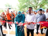 Gubernur Sulawesi Selatan, Andi Sudirman Sulaiman, meresmikan rehabilitasi 136 unit sekolah jenjang SMA, SMK dan SLB se-Sulawesi Selatan dengan total anggaran mencapai Rp484 miliar pada tahun anggaran 2025.