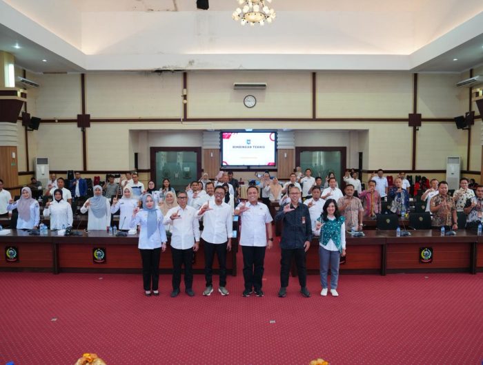 Pemerintah Provinsi Sulawesi Selatan menjadi tuan rumah Bimbingan Teknis Operasionalisasi SP4N-LAPOR! dan Pemanfaatan Data Pengaduan Wilayah Sulawesi Tahun 2026 yang diselenggarakan oleh Kementerian Dalam Negeri (Kemendagri). Kegiatan ini dihadiri oleh perwakilan pengelola pengaduan dari seluruh provinsi serta kabupaten/kota se-Sulawesi. Rabu, (28/01/2026).