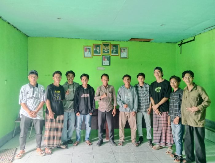 Komunitas Mahasiswa dan Pemuda Kamudi menggelar audiensi bersama Pemerintah Desa Rababaka, Selasa (20/01/2026). Audiensi tersebut menjadi wadah silaturahmi sekaligus ruang dialog antara pemuda, mahasiswa, dan pemerintah desa dalam membahas berbagai isu pembangunan desa.