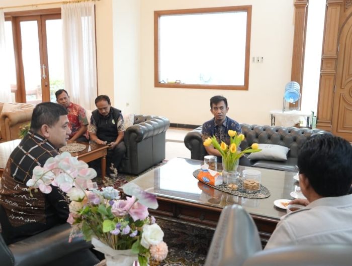 Pemkot Makassar Dapat Apresiasi KLH, Pengelolaan Sampah Dinilai Mulai Berjalan Baik 13 cea9849d 89cd 4b44 95c1 f9fa8643f517