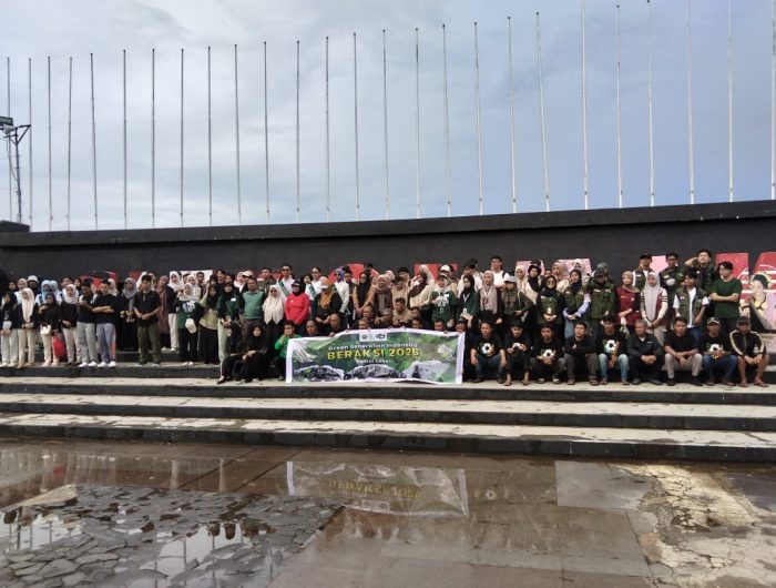 Awali 2026, Pemkot Makassar Bergerak Bersih di Pantai Losari 13 db52e3df e5f6 4f0b b66d f14dad5ef9c4