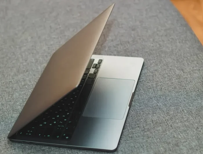 Rekomendasi 9 Laptop RAM Tinggi untuk Multitasking dan Pekerjaan Berat 13 laptop ram 16 gb 1200