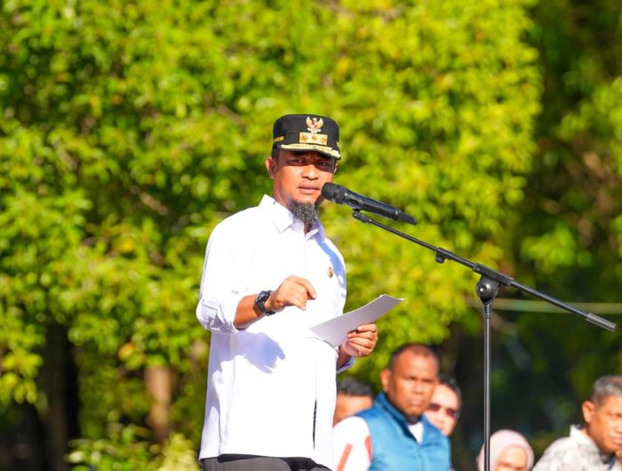 Gubernur Sulawesi Selatan, Andi Sudirman Sulaiman berkomitmen membuka akses jalan menuju Kecamatan Seko, Kabupaten Luwu Utara, tahun ini.