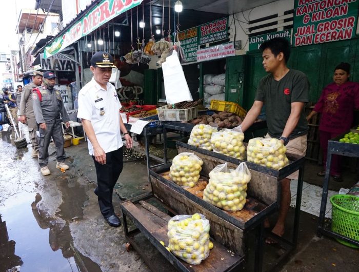Tertibkan Lapak di Atas Drainase dan Trotoar, Pemkot Makassar Kedepankan Pendekatan Humanis 13 30e9058c e8ce 4208 a581 a193c89a26fe