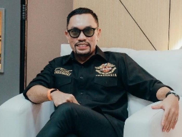 Kembalinya Ahmad Sahroni ke Pimpinan Komisi III Tuai Kritik, DPR Dinilai Abai terhadap Sentimen Publik 13 Kembalinya Ahmad Sahroni ke kursi Wakil Ketua Komisi III DPR RI memicu kritik dari sejumlah kalangan. Sorotan tak hanya terkait mekanisme rotasi jabatan, tetapi juga menyangkut sensitivitas politik DPR dalam merespons dinamika dan persepsi publik.