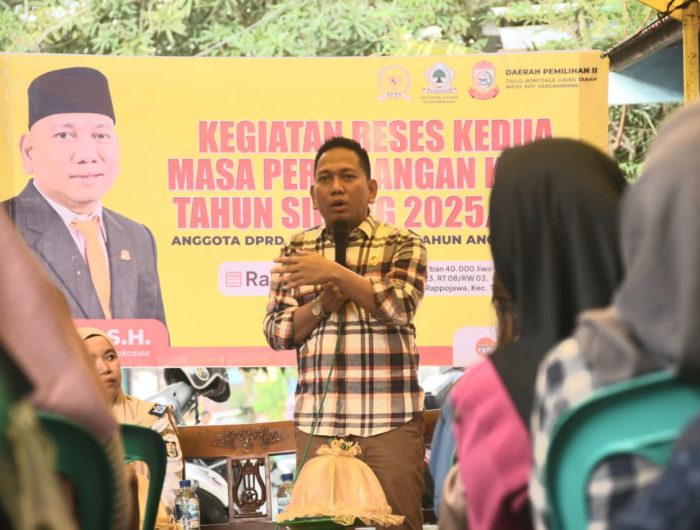 Anggota DPRD Kota Makassar, Ismail menegaskan komitmennya untuk membantu warga yang berada di wilayah utara untuk mendapatkan air bersih yang selama ini dinantikan mereka.