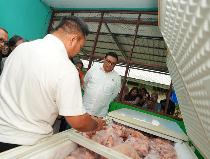 Satuan Tugas (Satgas) Sapu Bersih Pelanggaran Harga dan Mutu Pangan melakukan peninjauan langsung ke gudang beras dan Rumah Pemotongan Hewan (RPH) di Kabupaten Gowa, Selasa, (10/02/2026).