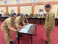 Bupati Bantaeng Minta Kepala OPD Tandatangani Perjanjian Kinerja dan Pakta Integritas 16 Bupati Bantaeng, M. Fathul Fauzy mengungkakpan jika ada kepala Organisasi Kepala Daerah (ODP) Pemkab Bantaeng berkinerja di bawah standar.