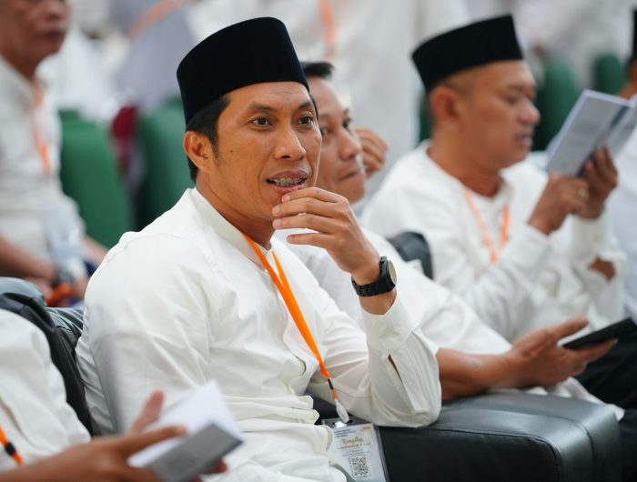 Kepala DBMBK Sulsel Tegaskan Perbaikan Jalan Hertasning–Aroepala Tetap Berjalan Sesuai Jadwal 13 Kepala Dinas Bina Marga dan Bina Konstruksi (DBMBK) Sulawesi Selatan Andi Ihsan angkat bicara terkait kondisi Jalan Hertasning–Aroepala yang disebut masih berpaving dan mengalami kerusakan. Saat ini jalan tersebut sudah masuk dalam tahap pengerjaan melalui Multiyears Project.