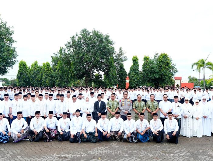 Gubernur Sulawesi Selatan, Andi Sudirman Sulaiman menegaskan kegiatan Ramadan Leadership Camp 2026 dirancang sebagai sarana pembekalan komprehensif bagi Aparatur Sipil Negara (ASN) lingkup Pemerintah Provinsi Sulawesi Selatan.