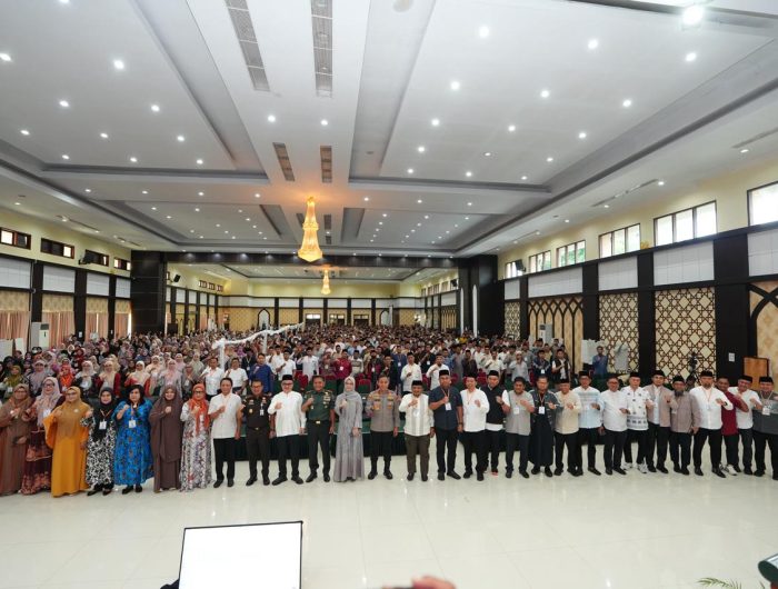 Ketua DPRD Provinsi Sulawesi Selatan, drg. Rahmawati Dewi Yustitia Iqbal, menegaskan bahwa penguatan tata kelola pemerintahan daerah yang baik atau good governance hanya dapat terwujud melalui sinergi yang solid antara pemerintah daerah, DPRD, dan seluruh unsur Forum Koordinasi Pimpinan Daerah (Forkopimda).